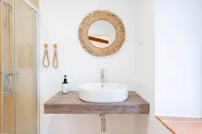 Chambre chez l'habitant avec piscine et jardin - Image 5