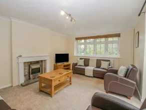 Cottage with garden - Image 3