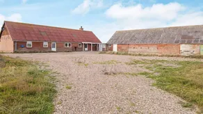 Holiday home with terrace & barbeque - Image 4
