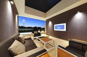 Villa con jardín y piscina privada | Vistas a la piscina | Perfecta para el trabajo en remoto - Image 4
