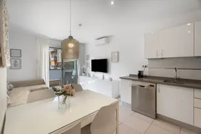 House | City view - Image 5