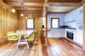 Family-oriented spacious chalet with hot tub, barbecue & garden | Mountain view | Pets are welcome - Image 4