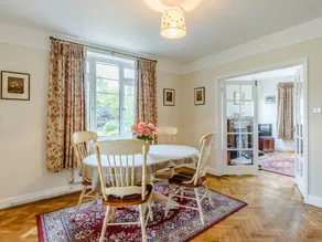 Cottage with garden & barbeque | River view - Image 5