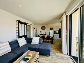 Apartment with garden & terrace - Image 3