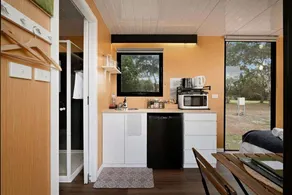 Cozy Tiny House with Lovely Outdoor Area and BBQ in Purdeet, Victoria - Image 5