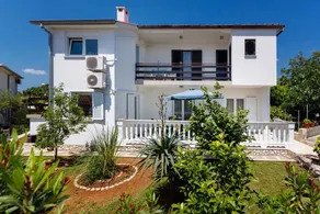 Holiday apartment with terrace, barbecue & garden - Image 2