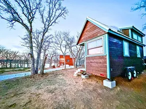 Cozy Pet-Friendly Lakefront Tiny Home with Kayaking & Scenic Views Near Eastland, Texas - Image 5