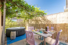 Cottage with hot tub, terrace & BBQ | City view - Image 2