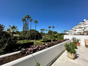Holiday home with terrace - Image 4