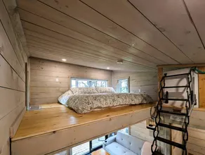 Cozy Getaways in Canada, in this Charming Tiny House with Fire Pit in Ontario - Image 4