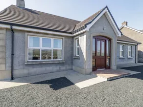 Cottage with garden - Image 3