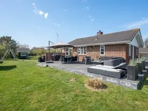 Child-friendly house with terrace | Close to the beach | Dogs allowed - Image 4