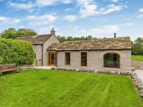 Cottage with barbecue & garden - Image 2