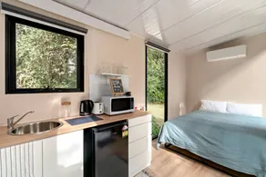 Lovely Tiny House Surrounded by Wildlife in Queensland - Image 4