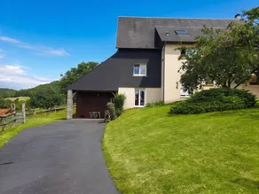 House with garden, terrace & barbeque | Garden view - Image 2