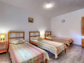 Fully equipped apartment with garden, barbeque & private pool | Pets are welcome - Image 5