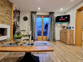 Apartment with garden - Image 4