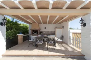 Fully equipped ample villa with barbecue, private pool & terrace | Garden view - Image 4
