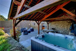 Gite with terrace, barbecue & garden - Image 3