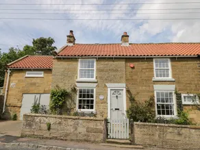 Cottage with garden - Image 4