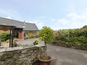 Cottage with BBQ & garden - Image 2