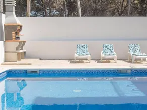 Villa with garden, private pool & BBQ - Image 4