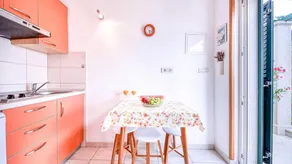 Lovely holiday apartment with terrace | Sea view - Image 4