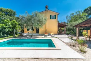 Family-friendly villa with pool, garden & barbeque | Pool view | Pets allowed - Image 2