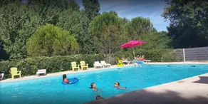 Chalet with pool & terrace - Image 3