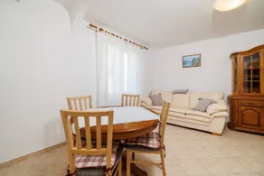Holiday apartment with barbecue | Garden view - Image 4
