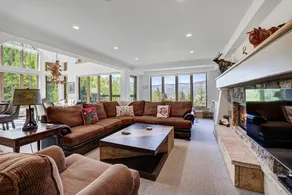 Appartement en copropriété avec terrasse, piscine chauffée et jacuzzi - Image 5
