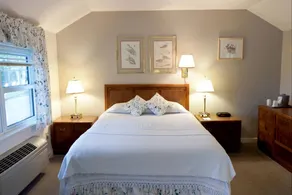 Elegant Bed and Breakfast Room with Beautiful Water Views near Lincolnville, Maine - Image 4