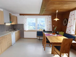 Apartment with terrace - Image 2