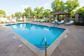 Child-friendly charming studio with barbecue & pool - Image 4