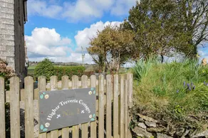 Cottage with hot tub & garden | Beach view - Image 3
