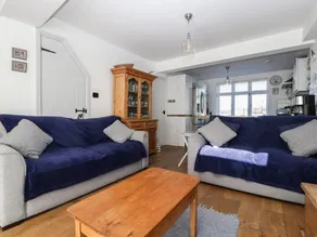 Cottage with garden - Image 4