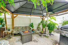 5 Mi to Salem! Lynn Apt By the Sea w/ Patio - Image 2