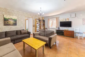 Child-friendly house with terrace, private pool & BBQ | Perfect for remote work | Dogs allowed - Image 4