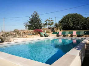 Spacieux gîte avec terrasse, barbecue et piscine privée - Image 2
