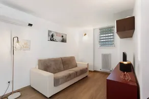 House with garden | Garden view - Image 2