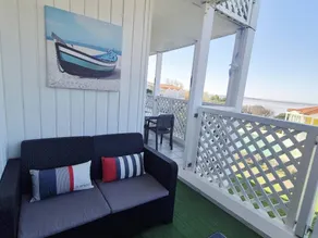 Apartment with pool - Image 4