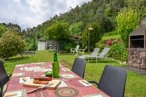 Holiday Home 'Lolo' with Private Garden and Wi-Fi - Image 3