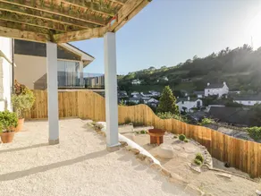 Child-friendly cottage with BBQ, garden & terrace | Beach view - Image 2
