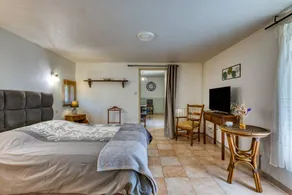 Holiday home with garden, pool & terrace - Image 5