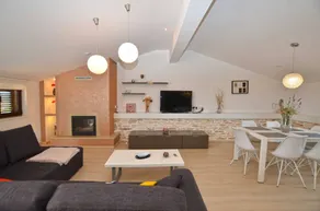 Holiday apartment with terrace - Image 5