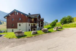 Child-friendly charming apartment with pool | Mountain view | Next to the ski - Image 2