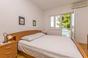 Holiday apartment with BBQ | Sea view - Image 3