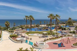 Fully equipped apartment with hot tub, garden & private pool | Sea view - Image 2