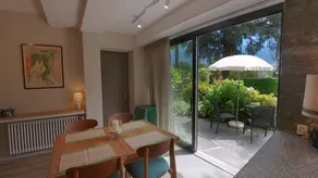 Parterrewohnung in Zweifamilienhaus an sonniger Lage mit grossem Garten - Image 3