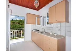 Studio Apartment '1' with Private Terrace, Wi-Fi and Air Conditioning - Image 5